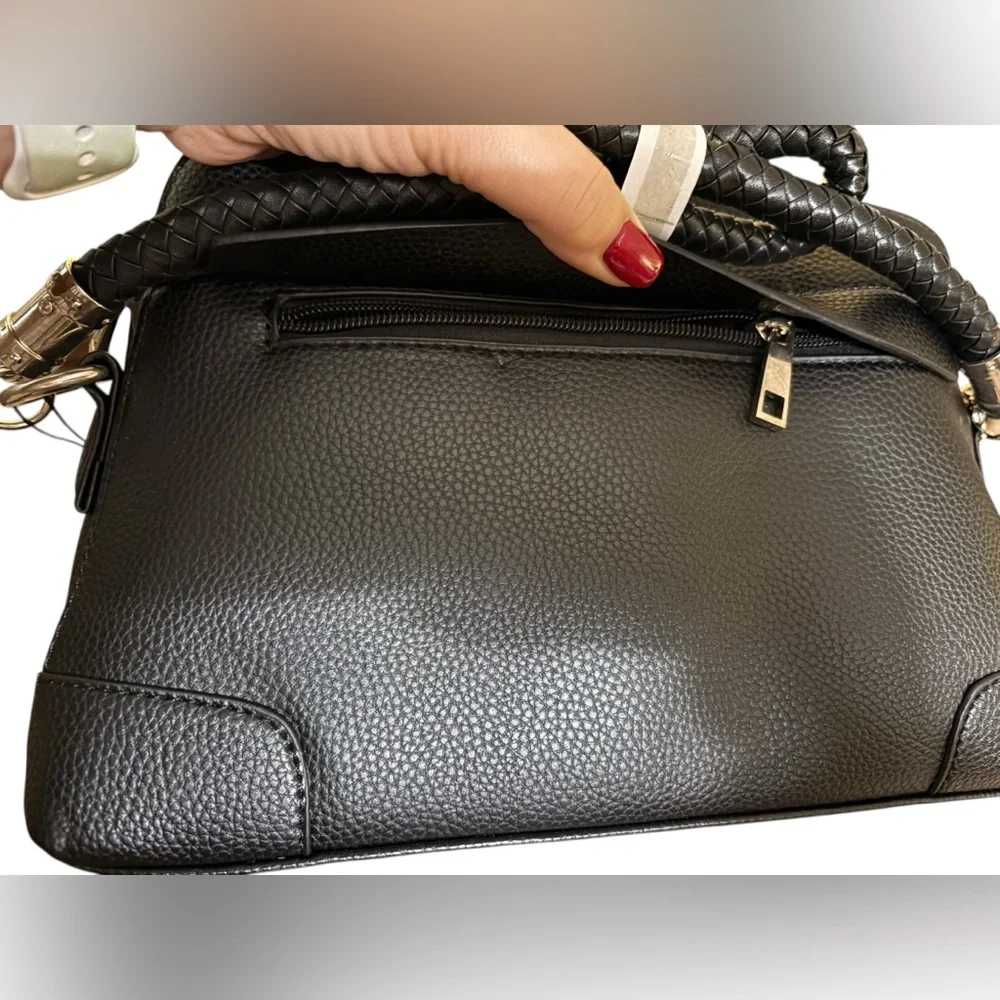 ALESSIA Elegant Black Shoulder Bag
